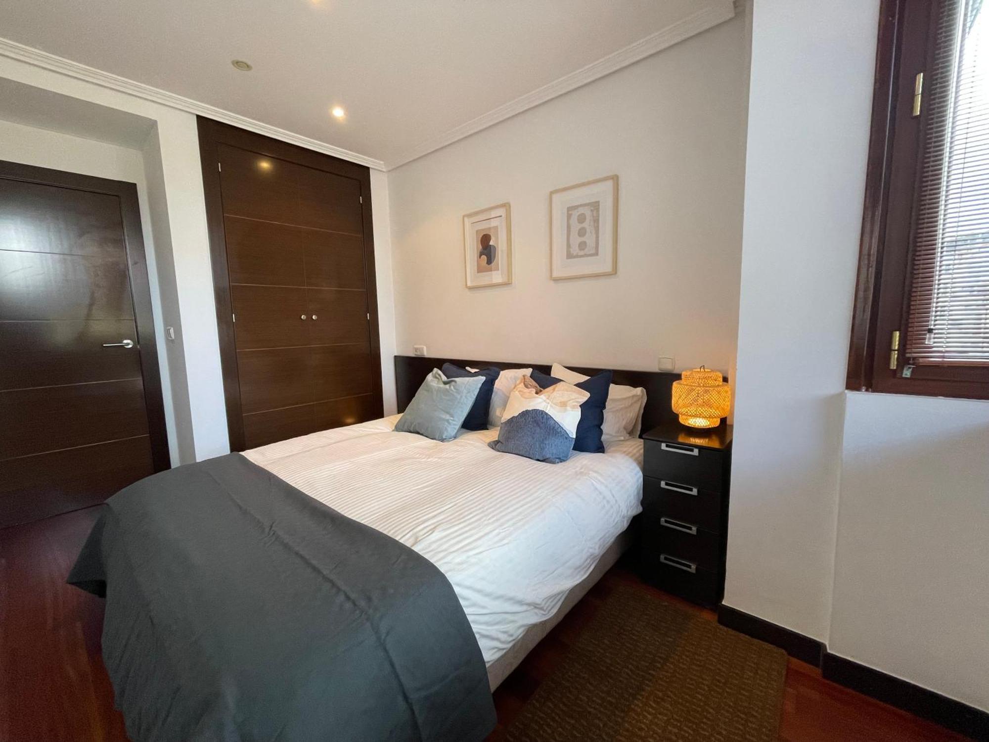 Atuaire Home Vivienda B Luminosa Parking Incluido En Plena Calle Comercial Burgo 외부 사진